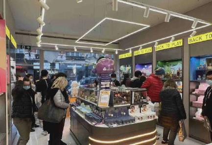 泡泡玛特英国首家门店开业，全球版图再次扩张