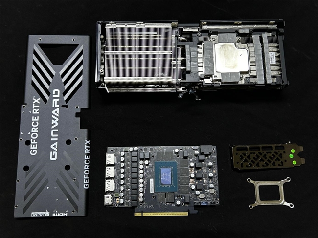 炫酷来袭，耕升 GeForce RTX 5070 Ti 炫光·超 OC带来超高性能