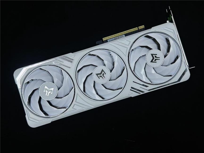 影驰 GeForce RTX 5070 Ti 金属大师 OC评测：DLSS 4超强发挥