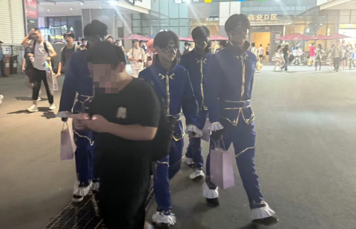 韩援Coser入驻B站吸粉50万，3600名玩家现场“成婚”，这届BW都谁赢了？