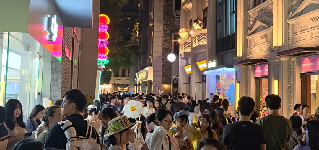 广州地标景点,被游戏玩家“包场”了 广州地标景点,被游戏玩家“包场”了