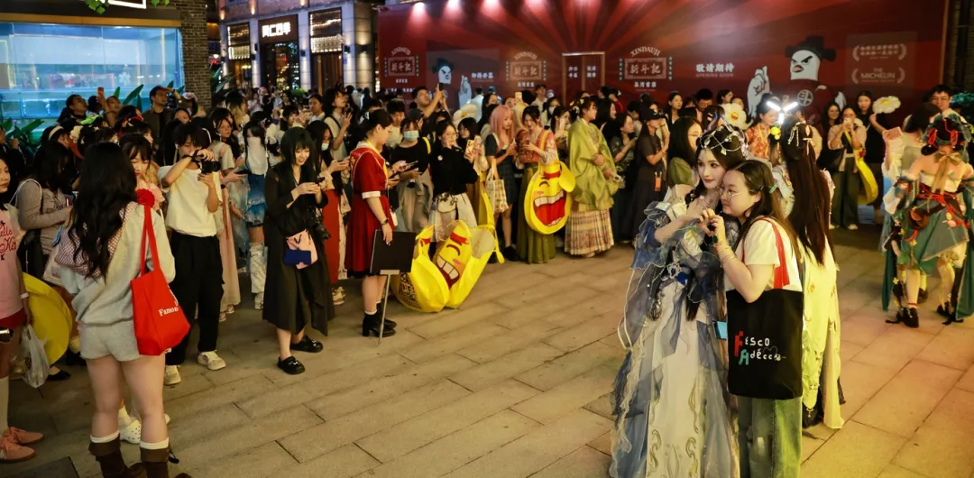 广州地标景点,被游戏玩家“包场”了 广州地标景点,被游戏玩家“包场”了