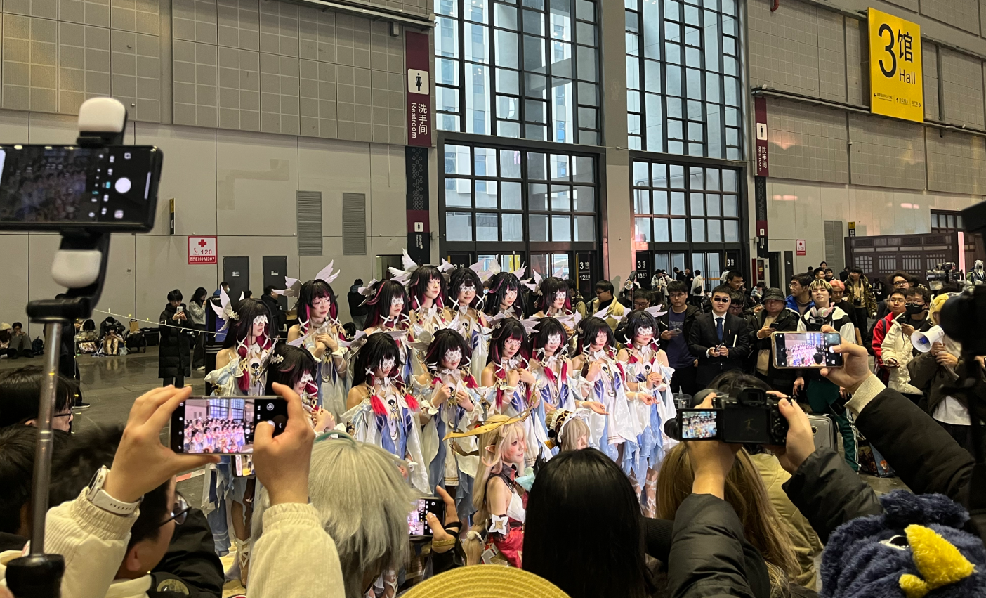 base64_image 米哈游在接近0度的上海,整出了100度的火热