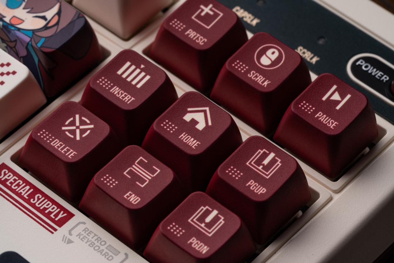 键入复古年味：八位堂 x 鹰角网络 新春联名周边套装正式发布