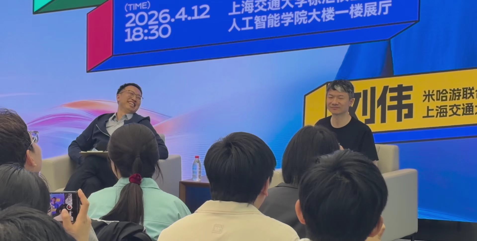 大伟哥回答了14个问题，建议大家“活在当下”