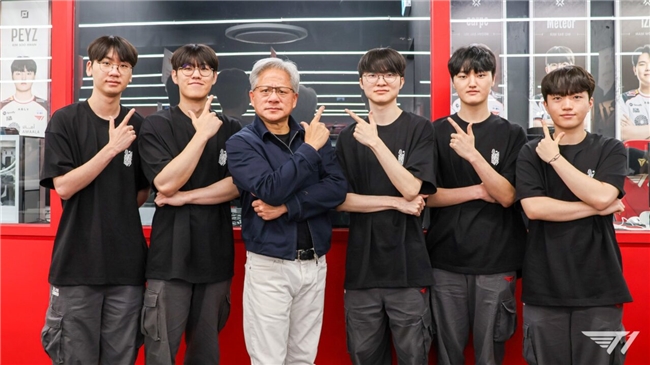 NVIDIA、KRAFTON、NC 与《英雄联盟》(League of Legends) 卫冕世界冠军战队 T1 在韩国网吧共庆 RTX Spark