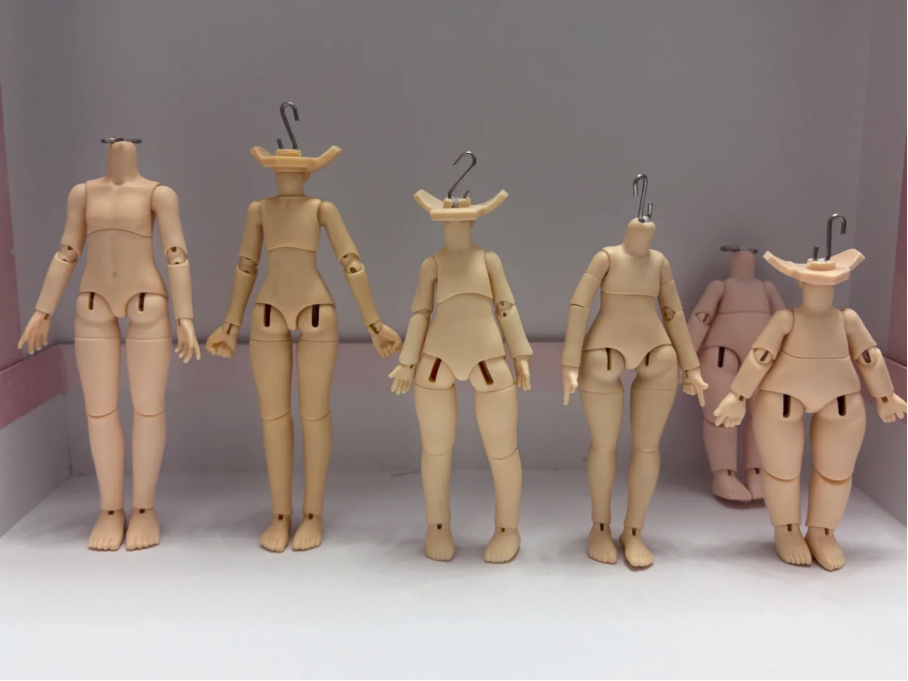 叠纸的女玩家，正在把游戏主角“养”进现实