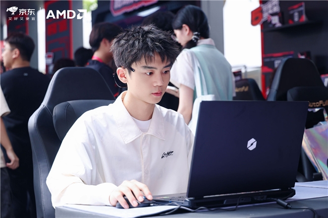 打瓦选AMD，千帧显实力！AMD京东电竞嘉年华成都站燃情收官