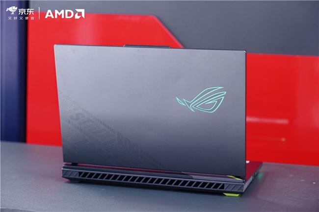 AMD携京东、华硕点燃成都电竞热潮 ——“AMD京东电竞嘉年华”成都站精彩开启
