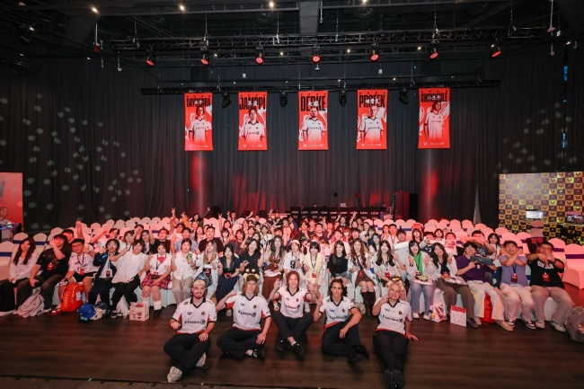 千帧战力加持，EVNIA弈威25M4P5200T燃动Vitality无畏契约分部粉丝见面会