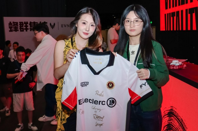 千帧战力加持，EVNIA弈威25M4P5200T燃动Vitality无畏契约分部粉丝见面会
